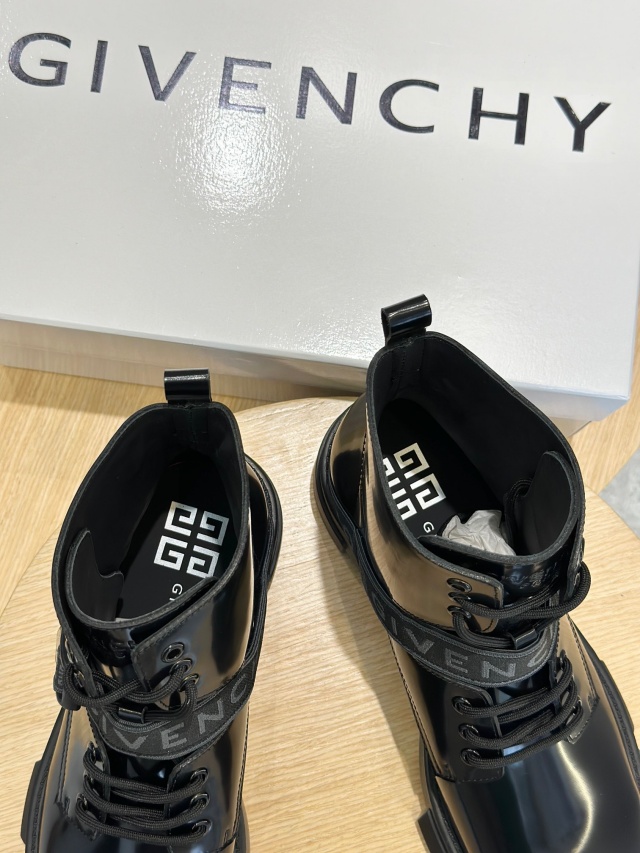 지방시 GIVENCHY 남성 부츠 GV0808