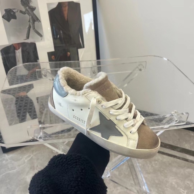 골든구스 GOLDEN GOOSE 남여공용 스니커즈 GD0570