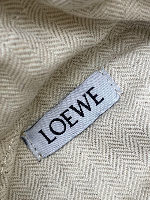 로에베 LOEWE 에너그램 숄더백 LW0155