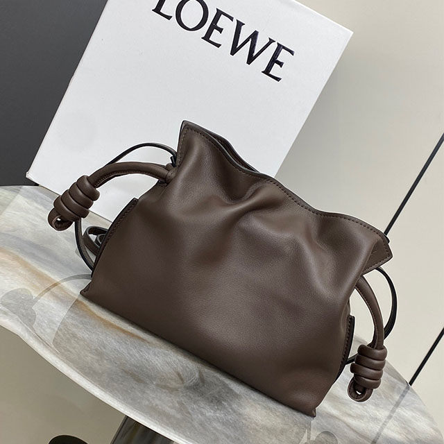 로에베 LOEWE 나파 카프스킨 플라멩코 클러치 LW0161