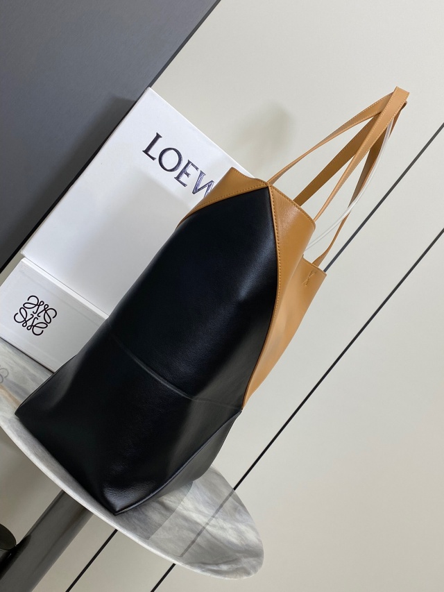 로에베 LOEWE 샤이니 카프스킨 퍼즐폴드 토트백 LW0166