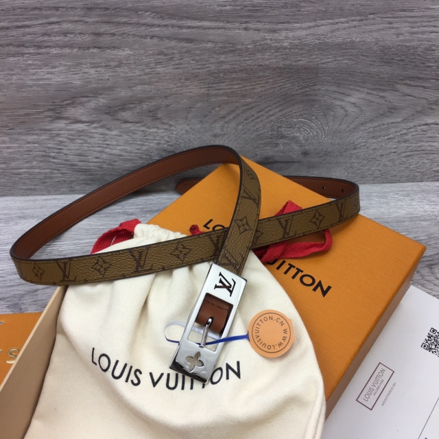 루이비통 LOUIS VUITTON  여성 양면 벨트 LV0753