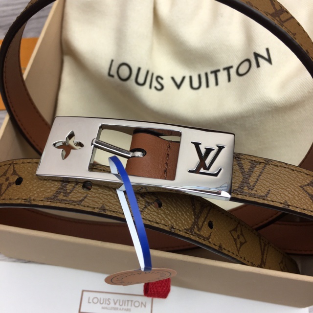 루이비통 LOUIS VUITTON  여성 양면 벨트 LV0753