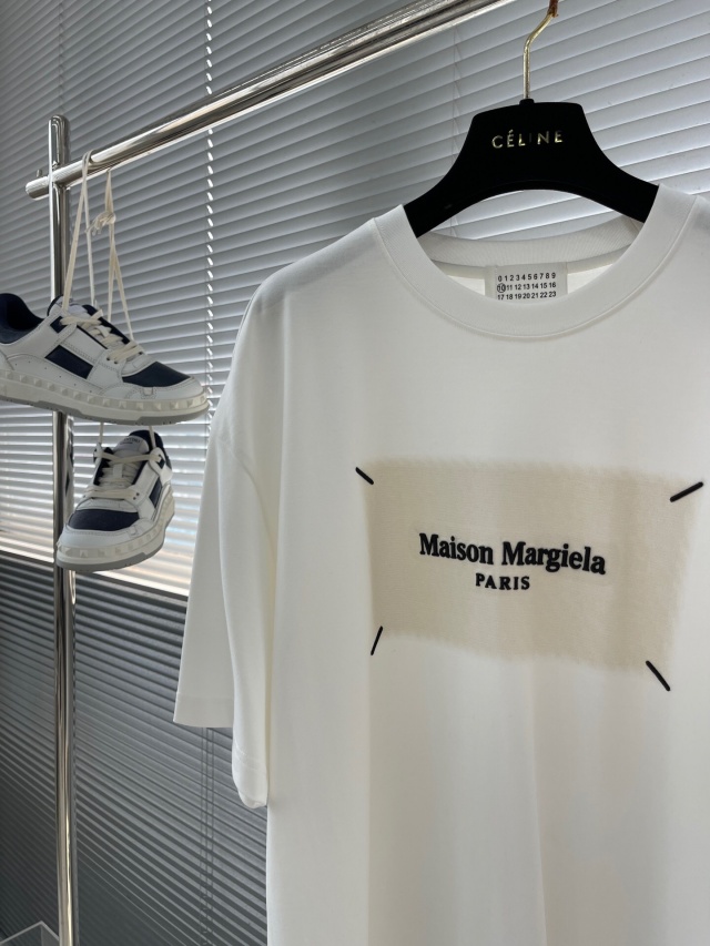 메종 마르지엘라 Maison Margiela 남성 라운드 반팔 MG150