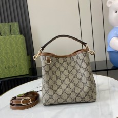 구찌 GUCCI 여성 GG 엠블럼 버킷백 815118 GU1290