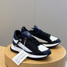 지방시 GIVENCHY 남성 스니커즈 GV0834