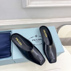 프라다 PRADA 여성 뮬 PR255