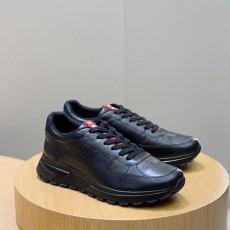 프라다 PRADA 남성 스니커즈 PR266