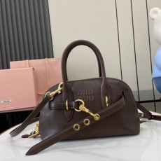 미우미우 MIUMIU 아방뛰르 미니 나파 가죽 백 5BB169 MU067