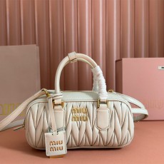 미우미우 MIUMIU 아르카디 마테라쎄 나파 가죽 백 5bb142 MU072