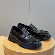 페레가모 FERRAGAMO 남성 스웨이드 로퍼 FM08757