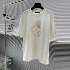 루이비통 LV 남성 라운드 반팔 LV8325