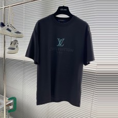 루이비통 LV 남성 라운드 반팔 LV8374