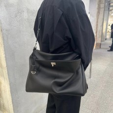 발렌시아가 Balenciaga 남여공용 크로스백 BC0544