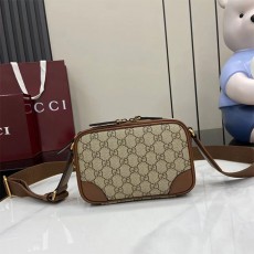 구찌 GUCCI GG 엠블럼 슈퍼 미니백 821217 GU1415