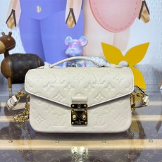 루이비통 LV 포쉐트 메티스 이스트 웨스트 M22942