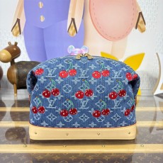 루이비통 LV x TM 코스메틱 파우치 GM M13893