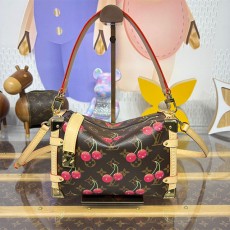 루이비통 LV x TM 사이드 트렁크 MM M14278