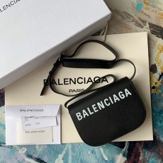 발렌시아가 Balenciaga 여성 크로스백  BC0256