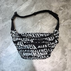 발렌시아가 Balenciaga 남여공용 벨트백  BC0271