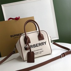 버버리 BURBERRY 미디엄 호스페리 프린트 캔버스 큐브 백 80193561 BB0493