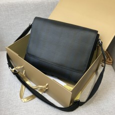 버버리 BURBERRY 체크 메신저백 BB0553