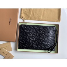 버버리 BURBERRY 레더 지퍼 클러치 80092061 BB0572