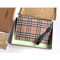 버버리 BURBERRY 빈티지 체크 클러치 80166515 BB0573