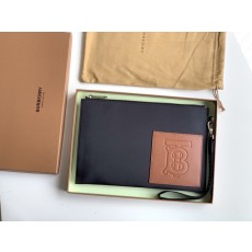 버버리 BURBERRY 모티브 지퍼 클러치 80091821 BB0574