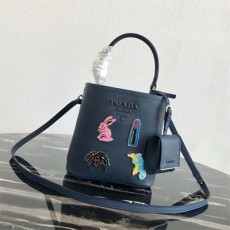 프라다 PRADA 1BA217 사피아노 파니에백 PR01197