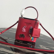 프라다 PRADA 1BA217 사피아노 파니에백 PR01200