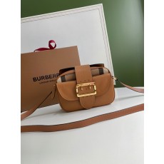 버버리 BURBERRY 크로스백 BB0617