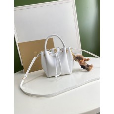 버버리 BURBERRY 레더 버킷백 BB0610