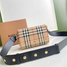 버버리 BURBERRY 크로스 바디백 BB0695