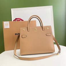 버버리 BURBERRY 여성 타이틀백 BB0726