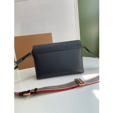 버버리 BURBERRY 크로스 바디백 BB0679