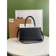 버버리 BURBERRY 미디엄 타이틀백 BB0722