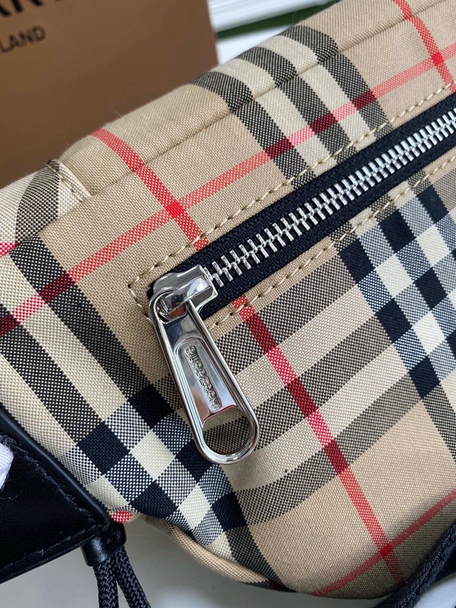 버버리 BURBERRY 남여공용 범백 BB0763