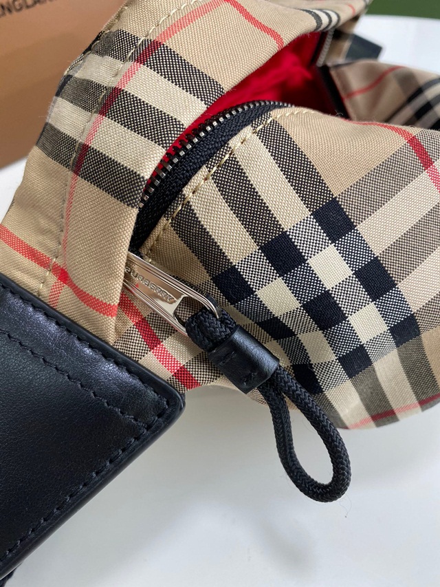 버버리 BURBERRY 남여공용 범백 BB0763