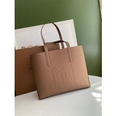 버버리 BURBERRY 미디엄 쇼퍼백 BB0745