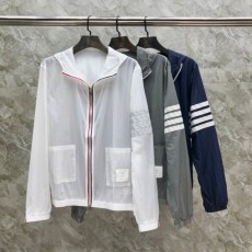 톰브라운 THOMBROWNE 남여공용 바람막이 자켓 T1833