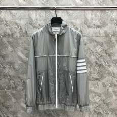 톰브라운 THOMBROWNE 남여공용 바람막이 자켓 T1837