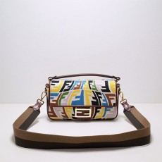 펜디 FENDI 아이코닉 바케트백  FD0716