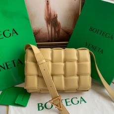 보테가 BOTTEGA VENETA  패딩 카세트백 BO0640