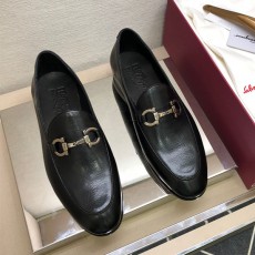 페레가모 FERRAGAMO 남성 로퍼 FM08475