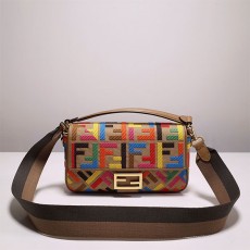 펜디 FENDI 여성 바게트백  FD0824