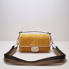 펜디 FENDI 여성 바게트백  FD0821