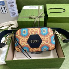 구찌 GUCCI GG 수프림 메신저백 476466 GU01856