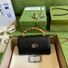 구찌 GUCCI 다이애나 스몰 체인 숄더백 675794  GU01930