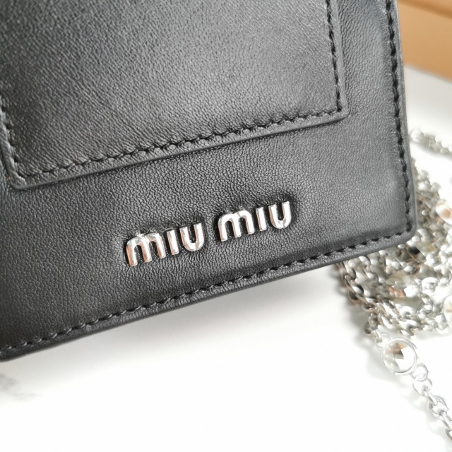 미우미우 MIUMIU 마테라쎄 폰 미니백 5ZH079 MU060